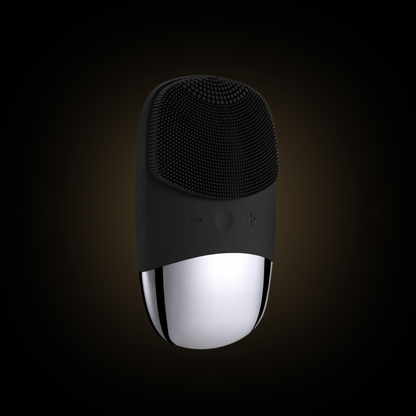 Flat silicone brush for face cleansing and massage