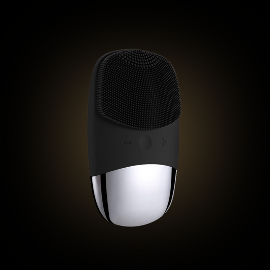 Flat silicone brush for face cleansing and massage